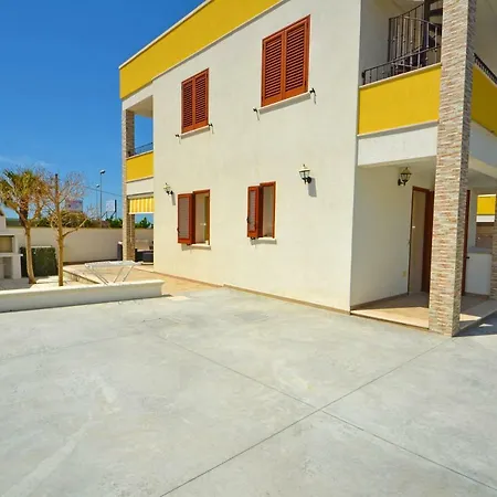 Ginestra 1 Feriehus *